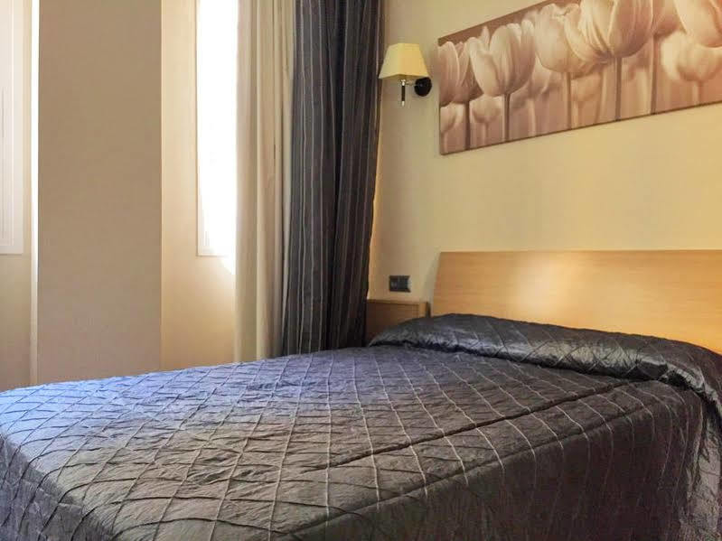 Dream Suites And Apartments Almeria Centro Kültér fotó